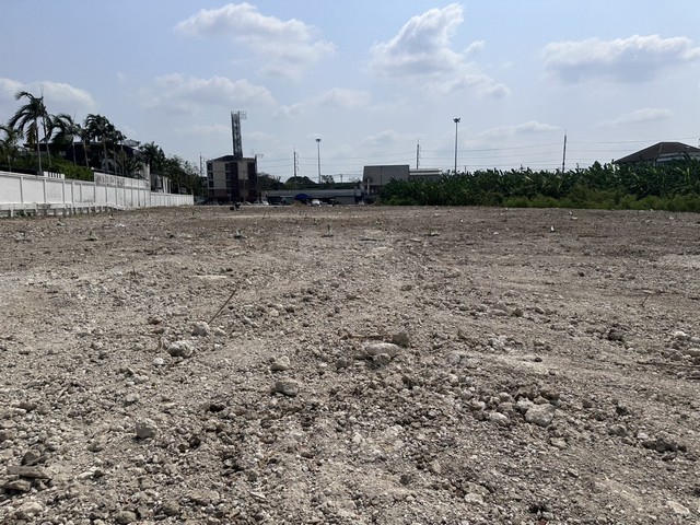 ให้เช่าที่ดินเปล่า 5 ไร่เศษ ถนนประดิษฐ์มนูญธรรม (เลียบด่วนรามอินทรา) ที่ดินสวย ทำเลทอง  *** แบ่งเช่าได้! 