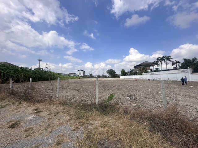 ให้เช่าที่ดินเปล่า 5 ไร่เศษ ถนนประดิษฐ์มนูญธรรม (เลียบด่วนรามอินทรา) ที่ดินสวย ทำเลทอง  *** แบ่งเช่าได้!