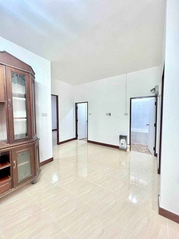 ขายบ้านเดี่ยวชั้นเดียว มบ.อิสเทรินแลนด์ ต.นาป่า จ.ชลบุรี เนื้อที่80ตารางวา 6ห้องนอน 4 ห้องน้ำ