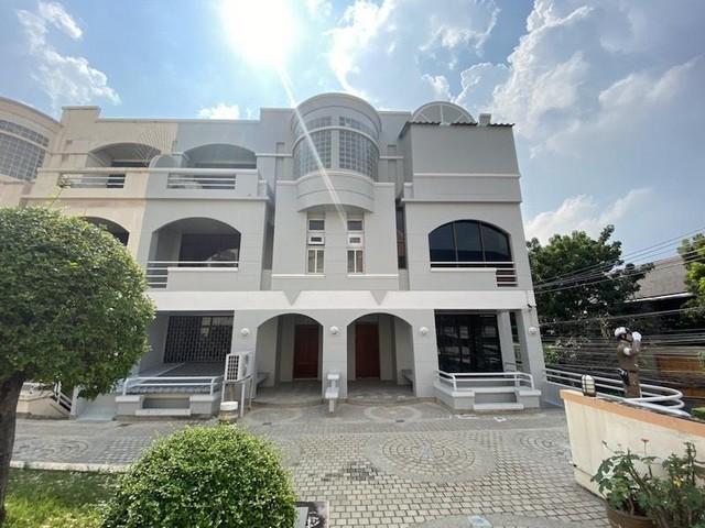 ให้เช่าทาวน์โฮม 4 ชั้น 40 ตรว. ย่านทาวน์อินทาวน์ รามคำแหง ลาดพร้าว ใกล้ รร.บดินทร์เดชา