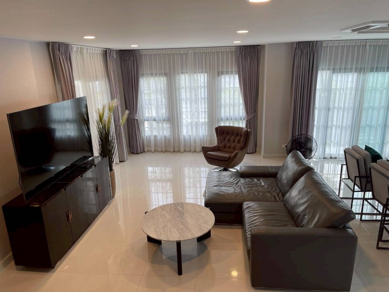 ขาย/ให้เช่า บ้านเดี่ยว Centro บางนา เฟส2 แปลงมุมส่วนตัวพื้นที่กว้าง บ้านพร้อมเข้าอยู่ สไตล์รีสอร์ท - ghd000614R