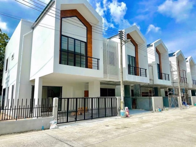 หมู่บ้านการ์เด้นท์เพลสถลางภูเก็ต บ้านแฝดสร้างใหม่ 26วา 3ห้องนอน 3ห้องน้ำ ใกล้ที่ว่าการอำเภอถลาง