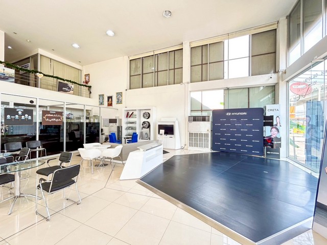 ให้เช่าโชว์รูมรถยนต์ พร้อมศูนย์บริการ ติดถนนรามคำแหง