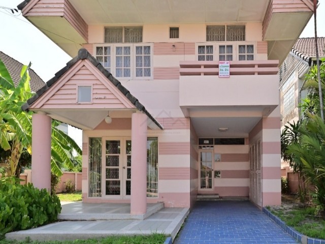 ให้เช่าบ้านหลังมุม 85 ตรว. 3 ห้องนอน หมู่บ้านโฮมเพลส รามคำแหง 140 ใกล้เตรียมอุดมน้อมเกล้า ใกล้ lake ใกล้สโมสร สระว่ายน้ำ สนามเทนนิส