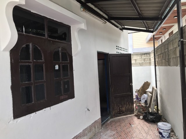 ให้เช่าบ้านเดี่ยว 2 ชั้น 104 ตรว. 4 ห้องนอน ซอยลาดพร้าว 71 นาคนิวาส พร้อมเฟอร์ย่านเลียบด่วน