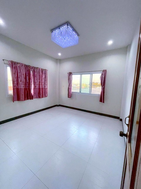 บ้านเดี่ยว 2 ชั้น MRT ลาดปลาเค้า 1.4กม. เซ็นทรัล รามอินทรา 2.3กม. 5 นอน 5 น้ำ รร.นานาชาติอิสลามกรุงเทพ 3.6 กม.65 ตร.วา.260 ตร.ม.พร้อมเฟอร์