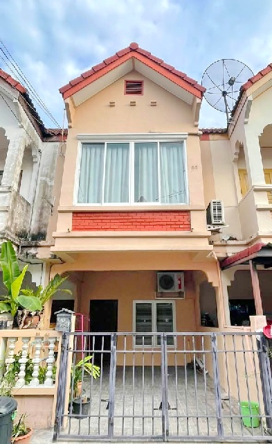 MRT วัชรพล 2.5 กม.ขาย-เช่าทาวน์เฮาส์ 2 ชั้น  18 ตร.วา.145 ตร.ม. ม.นอร์ทกรุงเทพ 4.4 กม.2นอน