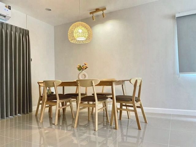 ให้เช่าบ้านเดี่ยว โครงการ #กาญจน์กนก12 – #สารภี #เฟอร์นิเจอร์ครบ พร้อมอยู่ ทำเลดี ใกล้โรงเรียนนานาชาติหลายแห่ง และสิ่งอำนวยความสะดวกมากมาย