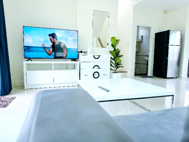 แลนด์แอนด์เฮ้าส์ สันทราย แยกหนองจ๊อม แม่โจ้ 3.5 กม.3 นอน ให้เช่าบ้านเดี่ยวหรู 2 ชั้น 54 ตร.วา.214 ตร.ม.ม. 2 น้ำ พร้อมเฟอร์ รพ.แม่ริม 5 กม.