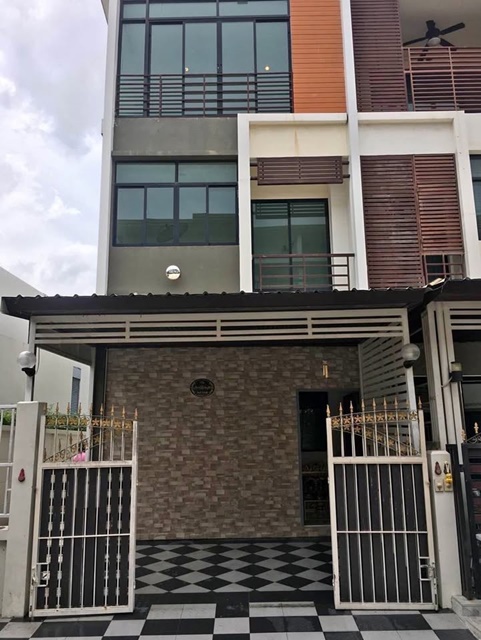 กัลปพฤกษ์27ตร.วา.307 ตร.ม.ตลาดสำเพ็ง 2 สาทร- ให้เช่าทาวน์โฮม 3 ชั้น 3นอน 5แอร์ 300ม. แม็คโคร บางบอน 1.3 กม.