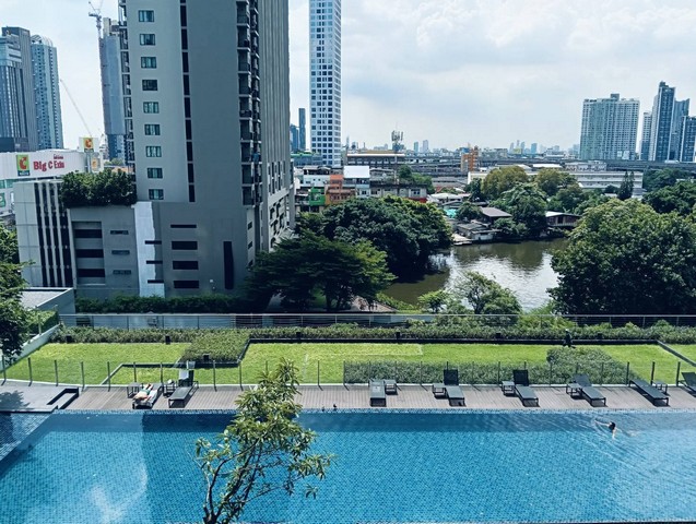 The Base Sukhumvit 77 Clean comfortable convenient 9th floor BTS On Nut