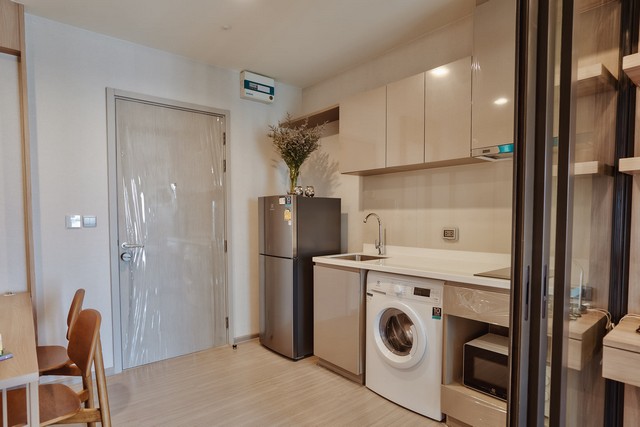 Life Sukhumvit 62 Private comfortable clean 11th floor BTS Bang Chak