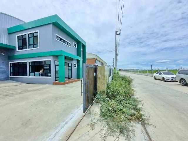 โรงงาน โกดังพร้อมใช้งาน ศาลายา-บางเลน 490ตร.ม.125ตร.วา.  ม.มหิดล ศาลายา 4.5 กม. 2 นอน 3 น้ำ สวยสะอาด กว้างใหญ่ จอดรถสะดวกสบาย 