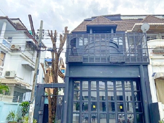 6นอน MRT รามคำแหง 1.7กม. ศรีวรา  เหม่งจ๋าย ให้เช่า สตูดิโอ พร้อมโชว์รูม ออฟฟิศ 4 ชั้น หลังมุม 35 ตร.วา.560 ตร.ม.  4 น้ำ