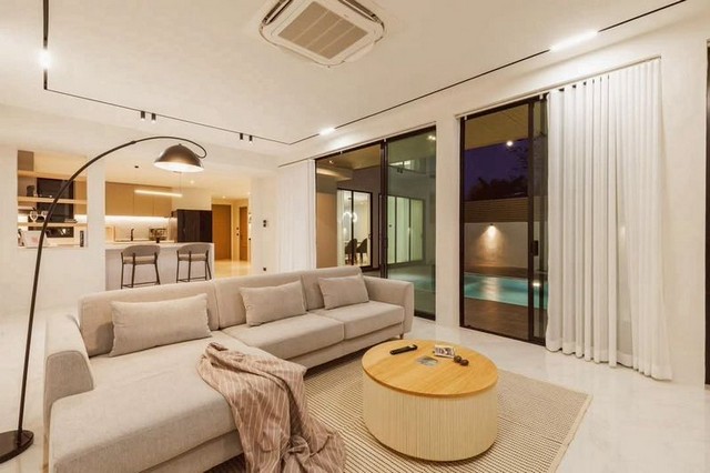 พูลวิลล่า สไตล์โมเดิร์น เฟอร์ครบ พร้อมอยู่ โครงการบ้านในฝัน ป่าแดด