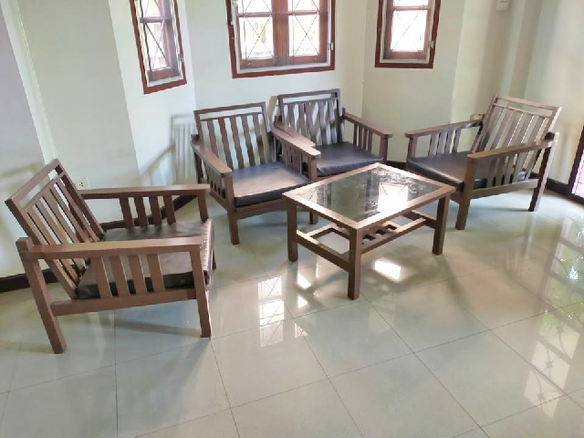 ใหญ่มาก ตลาดสัมมากรเมืองเอก 1กม.ให้เช่าบ้านเดี่ยว 2 ชั้น 250 ตร.ม.63 ตร.วา.ม.รังสิต 1.5 กม.3 นอน 4 น้ำ MRT หลักหก 2.3 กม.