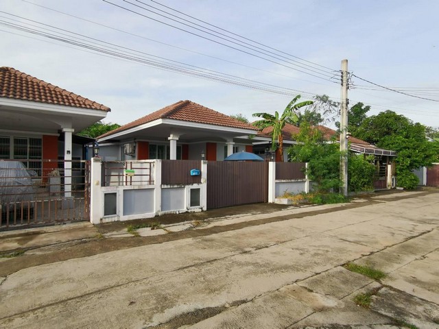 ขาย บ้านแฝด 1 ชั้น รติรัตน์ ถนน บ้านกล้วย-ไทรน้อย ไทรน้อย  PTT13271