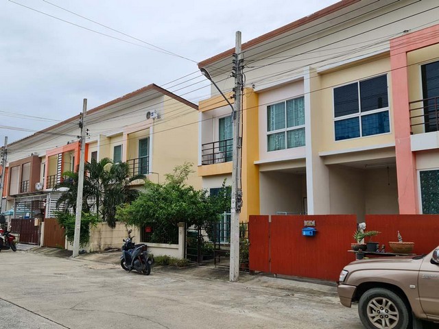 ขาย ทาวน์เฮ้าส์ 2 ชั้น เพ็ญศิริ 4 หนองจอก กรุงเทพ  PTT00538