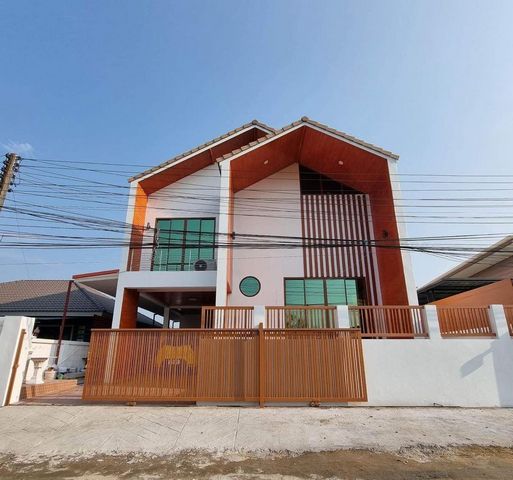 ขายด่วน #ต่ำกว่าราคาประเมิน 3.99 ล้าน 50 ตรว. ดอยสะเก็ด บ้าน 2 ชั้น #สไตล์โมเดิร์นมินิมอล พร้อมเฟอร์นิเจอร์บิ้วอิน #ใกล้แยกหลุยส์ 1 กม.