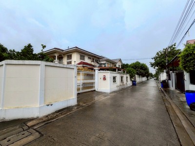 บ้านเดี่ยว 2 ชั้น 102 ตร.วา โซนดอนเมือง สรงประภา โครงสร้างแน่น ทำเลทองดอนเมือง ใกล้สนามบิน ทางด่วน รถไฟฟ้า รีโนเวทบ้านหลังใหญ่