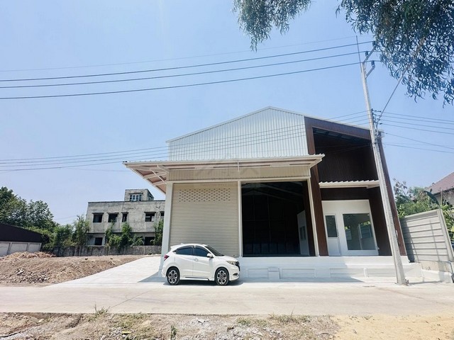 ให้เช่าโกด้งสร้างใหม่พร้อมออฟฟิศ 196 ตรว. 300 ตรม. ถนนไสวประชาราษฎร์ 13 ลำลูกกาคลอง 4 เดินทางสะดวก ฝั่งตรงข้ามตลาด AC คลองสี่