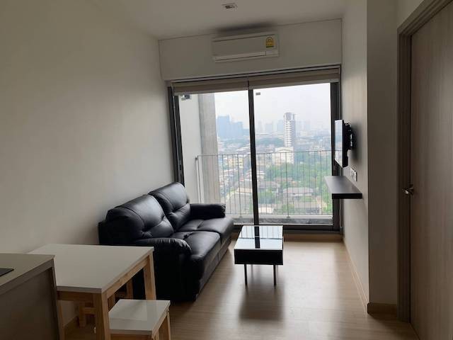 Whizdom Connect Clean comfortable convenient 12A floor Punnawithi BTS