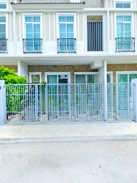 วิลลาจจิโอ1-2-3  ศรีนครินทร์  บางนา MRTศรีแบริ่ง 3.2 กม.บ้านทาวน์โฮมหรู 2 ชั้น 22ตร.วา.180 ตร.ม.พร้อมเครื่องใช้ไฟฟ้า 2นอน 3น้ำ บางนา-ตราด 