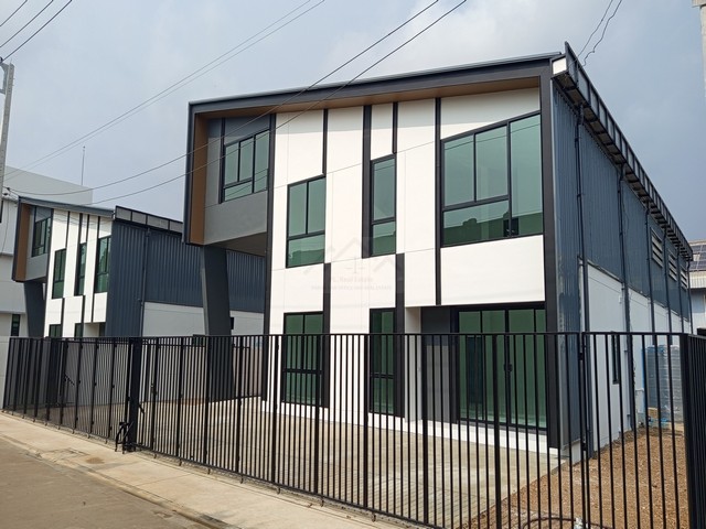 ขายมินิแฟคตอรี่ 3 ชั้น ที่ดินผังสีม่วง 715 ตร.ม. ลำลูกกาคลอง 8 ใกล้โรงงานปราสาททองโอสถ 