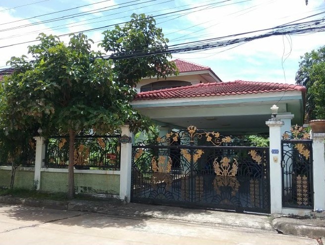 ขายบ้านเดี่ยวมือสอง อำเภอลำลูกกา จังหวัดปทุมธานี โครงการ บ้านซื่อตรง ดอนเมือง