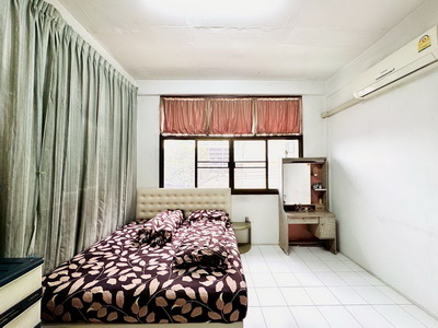 อาคารพาณิชย์  ซอยสมเด็จพระปิ่นเกล้า 2  เขตบางพลัด กรุงเทพ