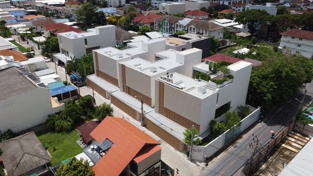 Eliva Private Residence นาคนิวาส37 ขนาด 107 ตารางวา พร้อมสระว่ายน้ำ สวนหย่อมเล่นระดับใกล้ห้างCentral Eastville