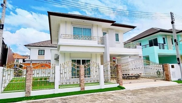 ขายและให้เช่าบ้านเดี่ยวใจกลางเมืองชลบุรีเดินทางสะดวก3 ห้องนอน 3ห้องน้ำ 2จอดรถ