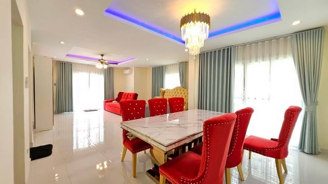 ขายและให้เช่าบ้านเดี่ยวใจกลางเมืองชลบุรีเดินทางสะดวก3 ห้องนอน 3ห้องน้ำ 2จอดรถ