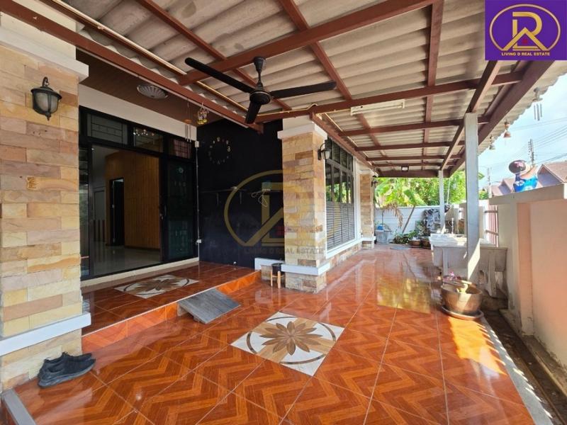 ให้เช่าบ้านเดี่ยว ชั้นเดียว หมู่บ้าน แสนมณี 5 ติดถนนศุขประยูร  ใกล้นิคมอมตะซิตี้ เฟส8-9 ชลบุรี  ต.หนองกะขะ อ.พานทอง จ.ชลบุรี