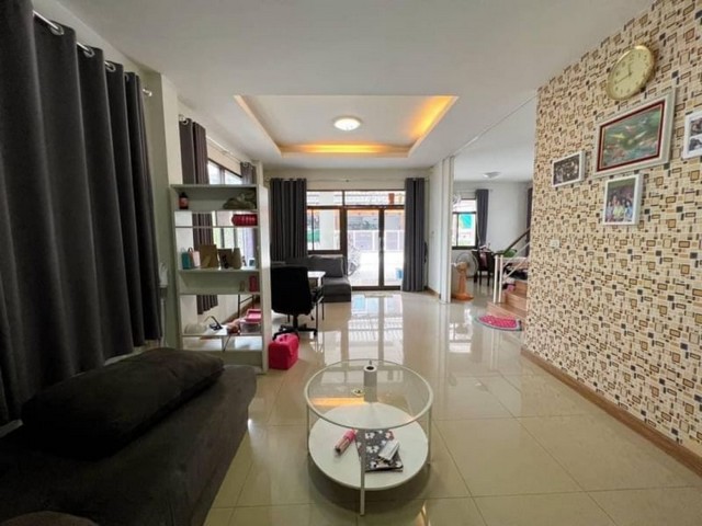 ให้เช่าบ้านเดี่ยวศรีราชา หมู่บ้านโกลเด้น ทาวน์ วังหิน-แตงอ่อน ศรีราชา ชลบุรี FP-H0658