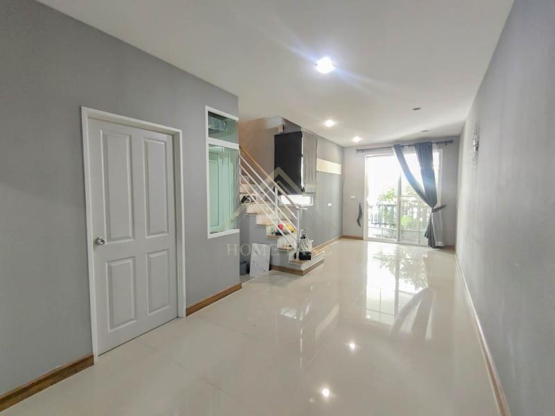 ทาวน์โฮม 2 ชั้น หมู่บ้าน โกลเด้น ทาวน์ งามวงศ์วาน -  แคราย