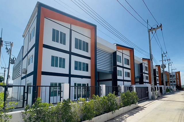 สถานีรถไฟมหาชัย 3.5 กม. เซ็นทรัล มหาชัย 3.2 กม. บางน้ำจืด ขาย โรงงานพร้อมออฟฟิศ 3ชั้น 420ตรม. 105 ตรว.  ตลาดมหาชัยไนท์ ต้นสน 500 ม. 