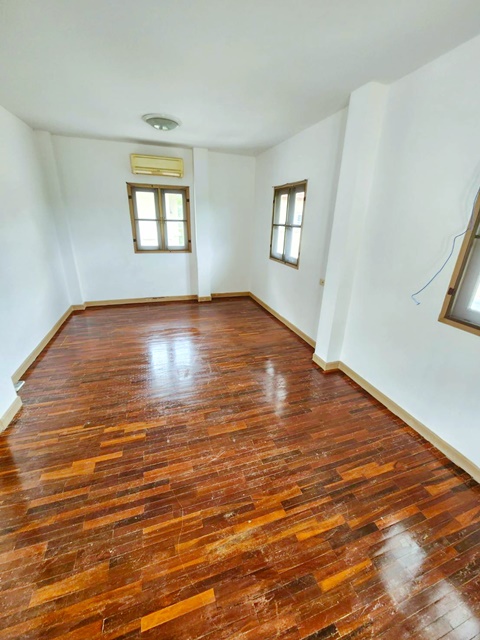 เกษมบัณฑิต ร่มเกล้า สุวินทวงศ์ 33-48 MRT มีนบุรี ขาย-เช่าบ้านเดี่ยว 2 ชั้น รีโนเวทใหม่ ฟลอราวิลล์  62ตรว. 182ตรม.2-3นอน 2น้ำ 6จอดรถ