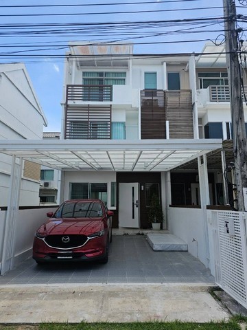 ให้เช่าทาวโฮม โครงการบ้านใหม่  ซอยกรุงเทพกรีฑา7   หลังมุม   ย่านหัวหมาก บางกะปิ รามคำแหง พัฒนาการ ศรีนครินทร์