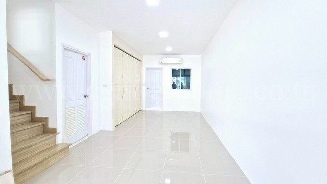 ทาวน์โฮม เพอร์เฟค โซน รังสิต - คลองสาม หน้าบ้านติดสวน