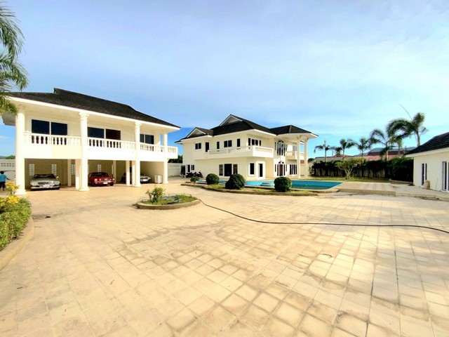 ขายบ้านขนาด 1ไร่ 3 งาน ใกล้ทะเลบางเสร่ ไม่มีค่าส่วนกลาง บ้านสร้างเอง มีสระว่ายน้ำ ใกล้ตลาดอาหารทะเลบางเสร่ อยู่ในชุมชน บางเสร่ สัตหีบ ชลบุรี