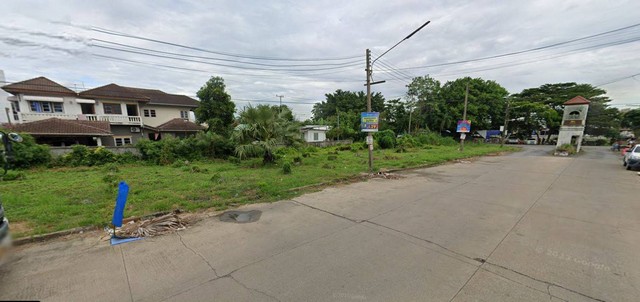 ขายที่ดินเปล่าเหมาะทำทาวเฮาส์ อาคารพาณิชย์ให้เช่าและขาย หน้าโครงการหมู่บ้านณัฐวดี ทำเลดีใกล้ถนนรังสิต-นครนายก  ใกล้สถานที่ราชการ