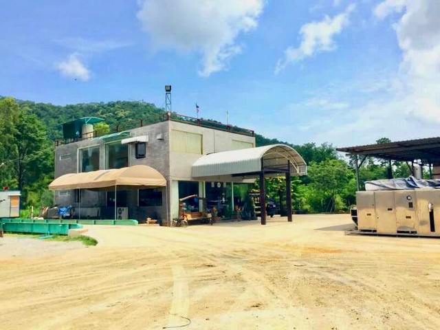 ให้เช่าและขายที่ดินพร้อมโกดัง  เมืองชลบุรี ติดถนนเลียบมอเตอร์เวย์พัทยา-กรุงเทพ