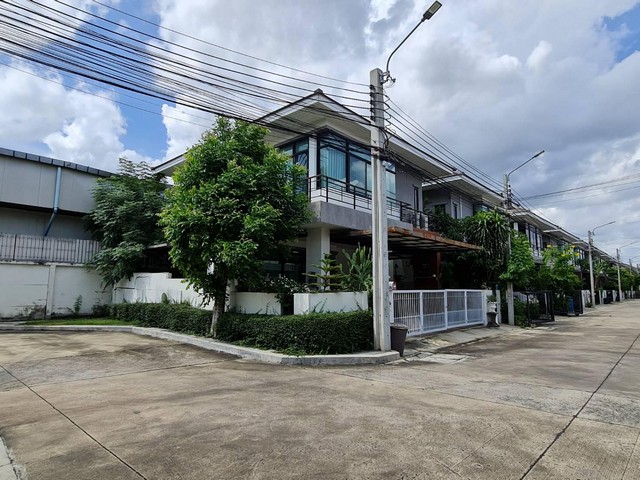 ขาย บ้านแฝด บ้านเปี่ยมสุข รัตนาธิเบศร์-บางบัวทอง นนทบุรี PTT10154