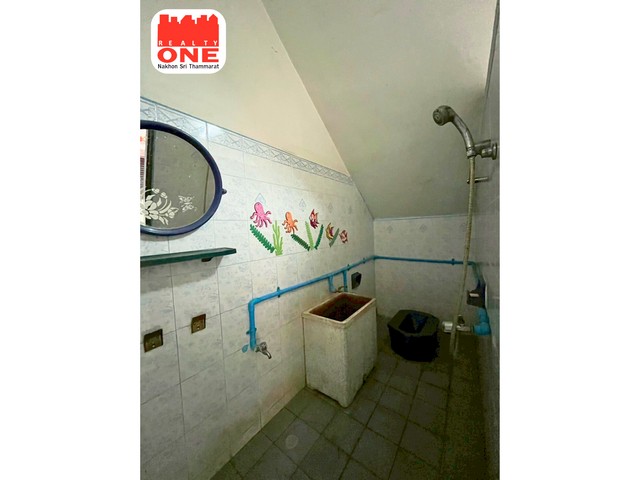 อาคารพาณิชย์ 2 ห้อง  ทำเลทอง ราคาสุดคุ้ม ใจกลางเมืองนครศรีฯ