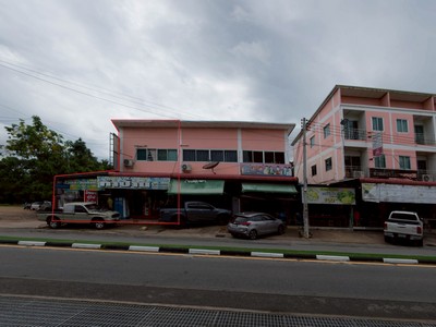 ไม่ต้องจ่ายแพง เพื่อชั้น 3 และ 4 ที่ไม่ได้ใช้งาน อาคารพาณิชย์ 2 ชั้น ห้องหัวมุม ถ.แหลมทอง แหลมฉบัง เหมาะกับการทำธุรกิจ ที่จอดรถมากมาย