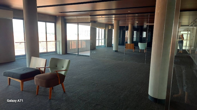 BH2924 ให้เช่าอาคารสำนักงาน office 6ชั้น ติดถนนเลียบคลองภาษีเจริญฝั่งเหนือ ตกแต่งสวยงาม พื้นที่ดิน 255 ตรว.