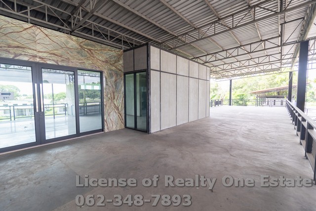 ขายที่ดิน พร้อมอาคารสำนักงาน ติดถนนมิตรภาพ อำเภอสูงเนิน จังหวัดนครราชสีมา