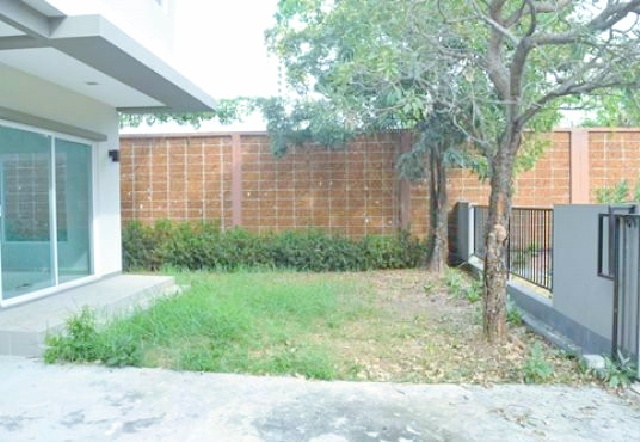 รังสิต คลอง2 ฟิวเจอร์ รังสิต 5.0 กม. BTS คูคต 6.8 กม.ให้เช่าบ้านคาซ่า 2 ชั้น 60 ตร.วา.240 ตร.ม.3 แอร์ รร.นานาชาติสยาม 1.7 กม.3 นอน 3 น้ำ