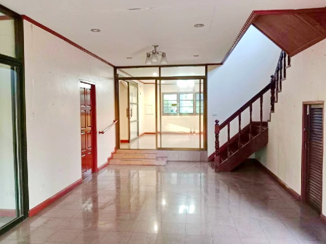 นวมินทร์ 24 นวมินทร์ซิตี้อเวนิว 1.5กม. 5นอน คฤหาสน์ บ้าน 2 ชั้น รร.อนุบาลนานาชาติเลิศหล้า 5.5 กม.3 น้ำ  ใกล้แหล่งชุมชน